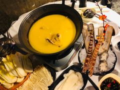 -鲜入围煮花胶鸡海鲜火锅