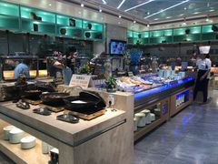自助取餐区-绿岛港轩海鲜烤肉涮锅自助餐厅