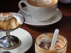-Café Monson