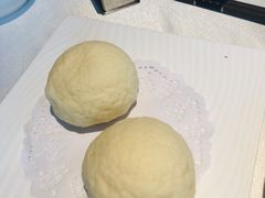脆皮流沙包-皇朝会.经典传统粤菜(外滩店)