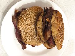 烧饼夹肘子-老磁器口豆汁店(天坛店)