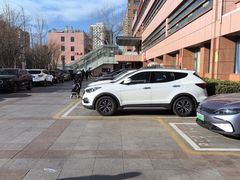 -北京市海淀医院-停车场