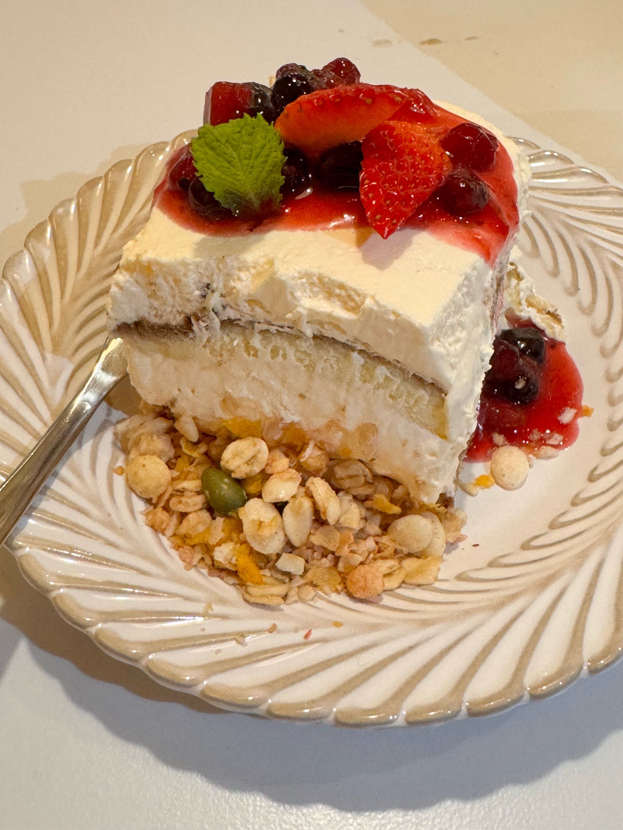 还行,食材配制的蛮丰富,老板还蛮用心的,让我吃的这么放心#奶酪蛋糕