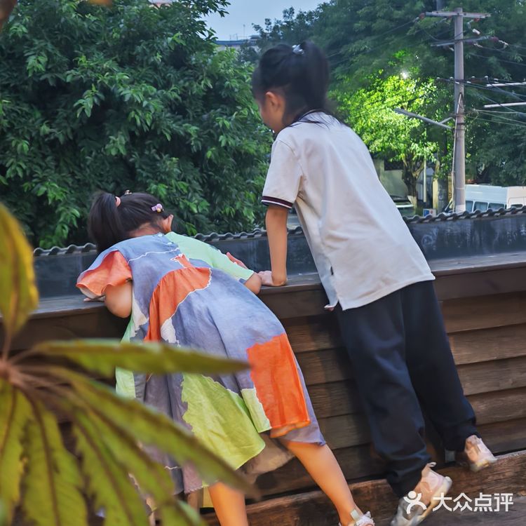 郫都区网红店三两翻新,还是那么好拍好吃✨好拍