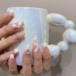 -花岐款式专研健康美甲沙龙