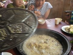 -粘豆包柴火铁锅炖