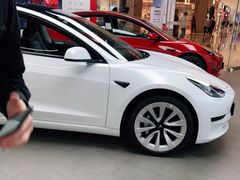 -TESLA 特斯拉(郑州正弘城体验店)
