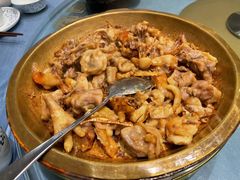 五指毛铜盘焗泉水鸡-围龙屋客家食府(福田店)