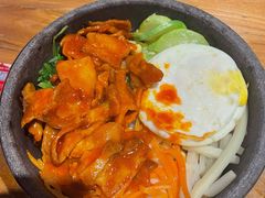 五花肉石锅拌饭-花腰餐吧Bistro烧烤 傣味(传媒大学店)