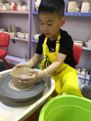 -泥娃娃DIY陶吧(易生活购物公园店)