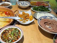 -洱火云南酸菜牛肉火锅(石景山当代商城店)