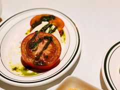 马苏里拉奶酪和牛排番茄-Wolfgang’s Steakhouse 沃夫冈牛排馆(上海白玉兰广场店)