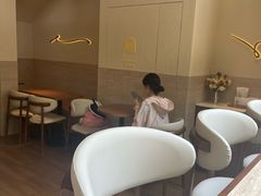 -VERIE BAKEHOUSE