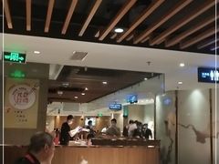 大堂-海底捞火锅鲜切牛肉主题店(长寿路店)