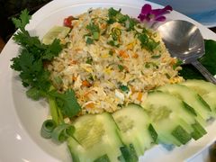 -Chom Cafe and Restaurant