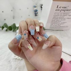 -璀璨&星光美甲美睫店