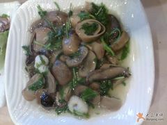 荠菜双菇-广玉兰上海菜(德平店)