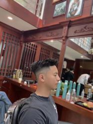 -尼特斯男士发型馆