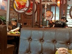 大堂-极简·炭火烤肉主题餐厅·龙虾烧烤·烤羊排(宝龙店)