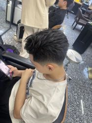 -藤野造型专业烫染接发