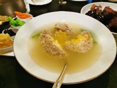 蟹肉蛋黄狮子头-甄御•海鲜新青岛菜(麦岛店)