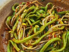 油泼醋汁肉菠菜面-老陈婆手工面庄