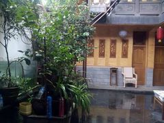 另外一侧小院-龙姐私房菜(和顺古镇店)