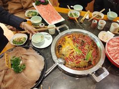 -巴国妹子毛肚火锅(蓝光悦城店)