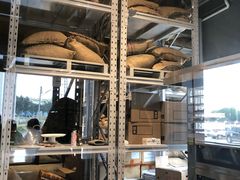 面包甜点陈列柜-来回·咖啡(钟村咖啡豆店)