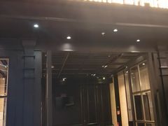 -川骄海鲜自助(王府井奥莱UP TOWN店原世界之花店)
