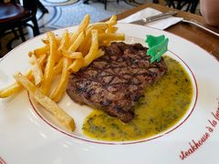 烤新西兰草饲肉眼扒配香草牛油汁-Entrecôte 法国牛扒馆(保利·时光里店)