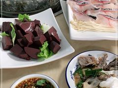 -墨脱石锅椰子鸡•香草鸭•东山羊(大东海店)