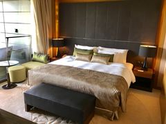 -上海滴水湖皇冠假日酒店