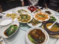 -鞍山大白鲨美食酒店