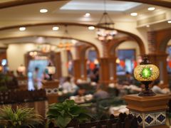 大堂-清真·玛丽亚新疆菜主题餐厅(浙江中路店)