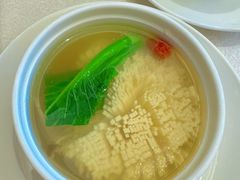 鲜松茸菊花豆腐-青岛香格里拉·香宫中餐厅