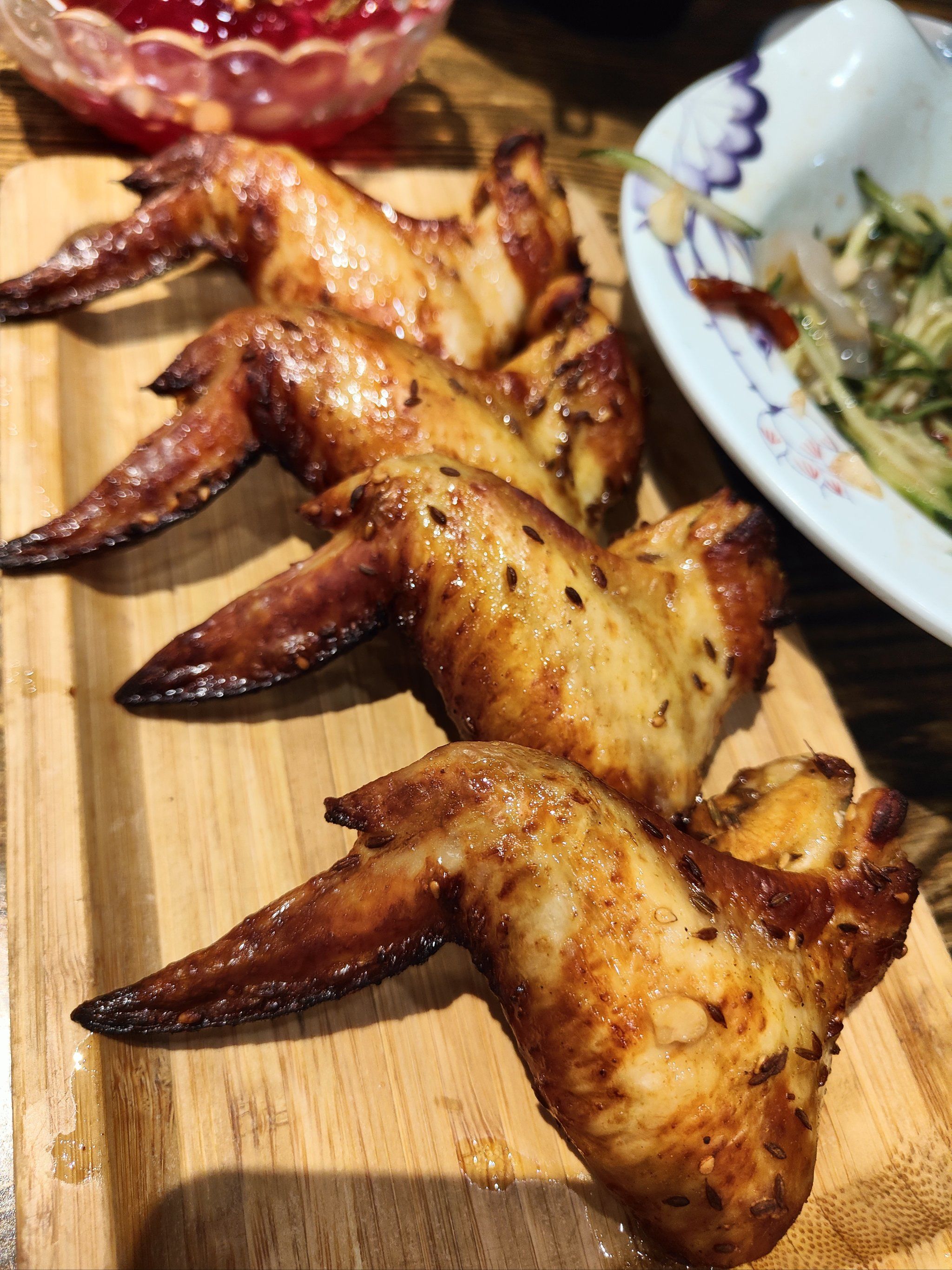 肥的不多 老李馕坑烤羊排 烤鸡翅真的太过瘾了