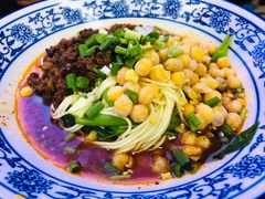 -渝之汇牛肉豌杂面