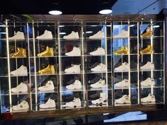 -Air Jordan(世贸天阶店)