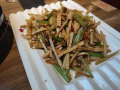 -九头鹰家宴(岳家嘴店)