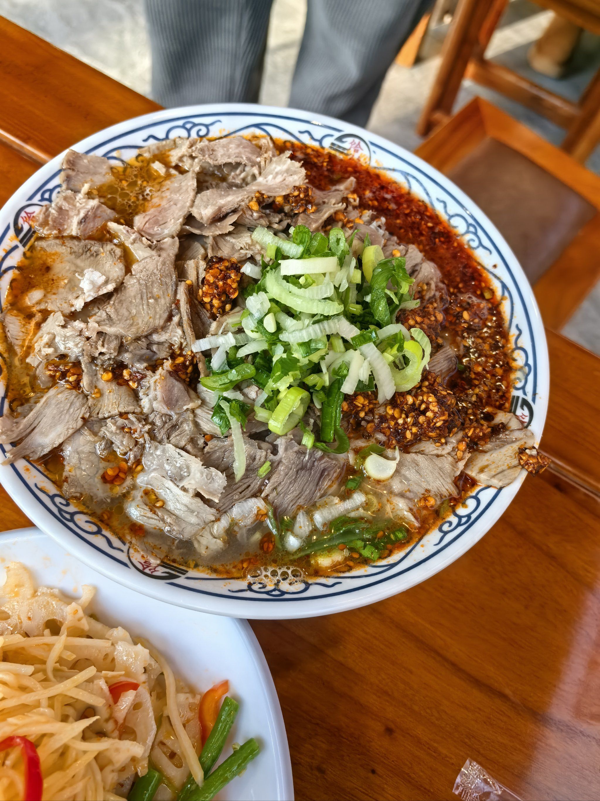 饸饹面喜欢有劲道的面可以尝尝,招牌的肉