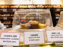 面包甜点陈列柜-老佛爷饼店