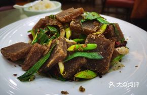 Garlic Shoots Stir-fried with Vermicelli