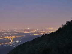 -鬼笑石后山停车场