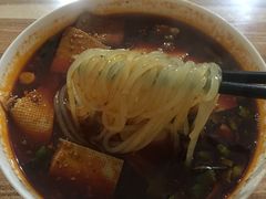 红油米线-老字号杨坡红油米线腊汁肉夹馍(东四道巷店)