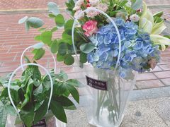 -何兮花店·气球派对鲜花店(马桥银春路万科城店)
