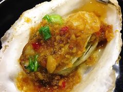 剁椒生蚝-老东镇啤酒屋海鲜加工·蒸汽海鲜·海鲜烧烤(台东店)