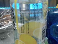 -洛哈思全球商品折扣仓(昆山路店)