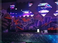 -UP嘻哈酒吧(粉巢店)