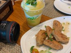 -Chom Cafe and Restaurant